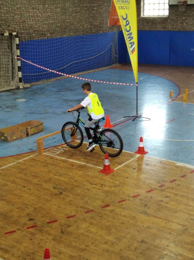 Дјеца у саобраћају